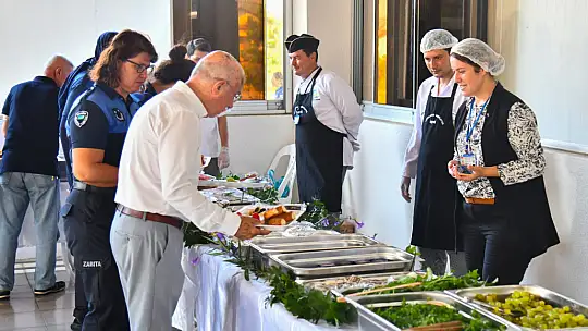 Başkan Karaca, Zabıta ekipleriyle kahvaltıda bir araya geldi