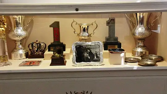 Zeki Müren, vefat yıl dönümünde anıldı