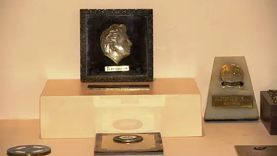 Zeki Müren, vefat yıl dönümünde anıldı