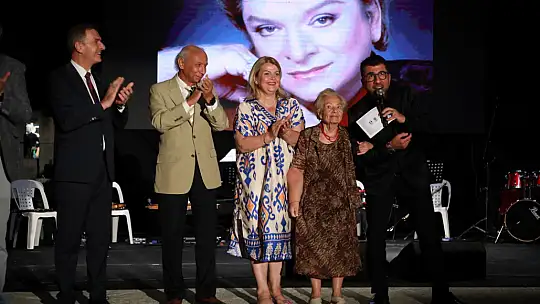 Zeki Müren, Vefatının 27'nci Yıl Dönümünde Anıldı