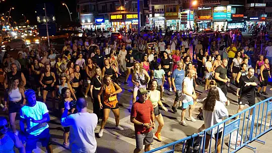 ZUMBA TUTKUNLARI MARMARİS'TE BULUŞTU