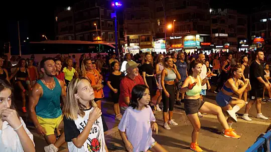 ZUMBA TUTKUNLARI MARMARİS'TE BULUŞTU