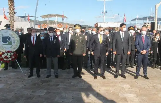 18 Mart Çelenk sunma töreni gerçekleşti