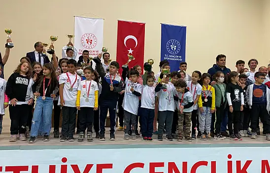 23 NİSAN ULUSAL EGEMENLİK VE SATRANÇ TURNUVASI SONA ERDİ