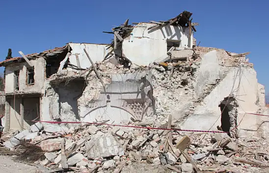 600 yıllık tarih acımadan yıkıldı