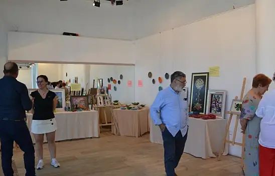 Anneler Günü'ne Özel Karma Sergi