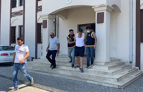 Annesini yemek masasında bıçaklayarak öldüren zanlı tutuklandı