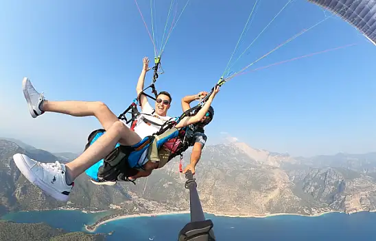 BABADAĞ'DAN YAMAÇ PARAŞÜTÜYLE UÇANLARIN SAYISI 2022 YILINDA ARTTI 