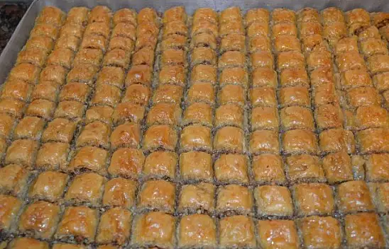 Cevizli baklava 50-60 TL'den satılıyor
