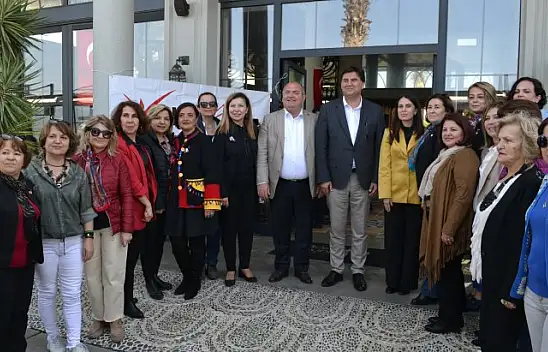 CHP KADIN KOLLARI KAHVALTIDA BİR ARADA