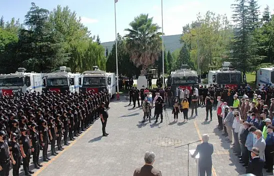 Emniyet'in 'alev savaşçıları'na görkemli uğurlama