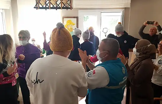 Engelleri Aşan Okul'dan Yaşlılara Ziyaret