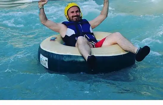 Eş durumundan maaş almış 