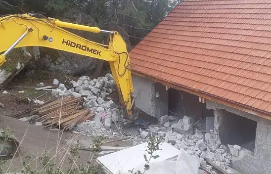 Fethiye'de ki kaçak villalar yıkılıyor