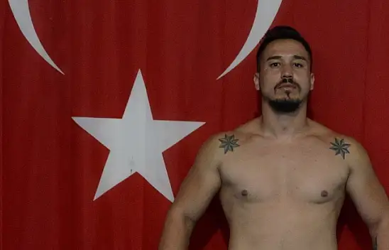 FETHİYELİ BOKSÖR DÜNYA ŞAMPİYONLUĞU VİRAJINDA