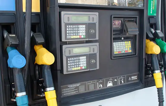 FİYAT BİR KEZ DAHA DEĞİŞTİ! AKARYAKITA ÇİFTE İNDİRİM