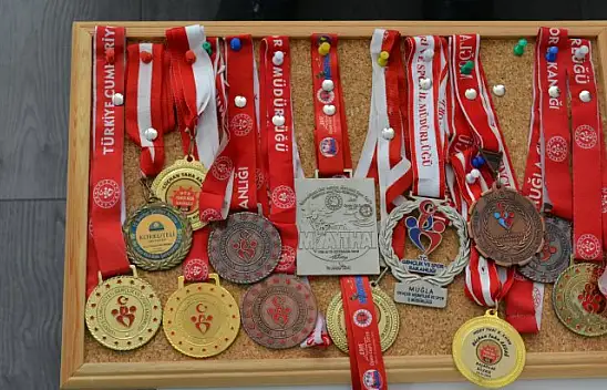 GENÇ TAHA TÜRKİYE ÜÇÜNCÜSÜ