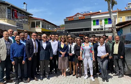 İYİ Parti'de rozet takma töreni