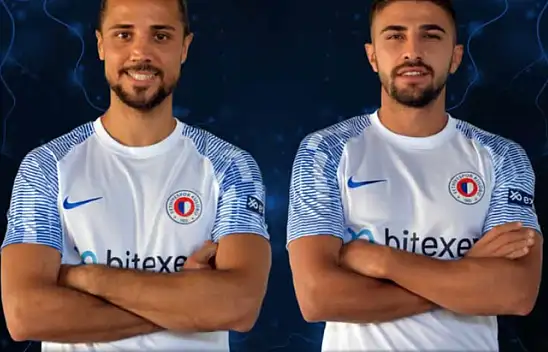 LACİVERT BEYAZLILAR 2 FUTBOLCU İLE YOLLARINI AYIRDI