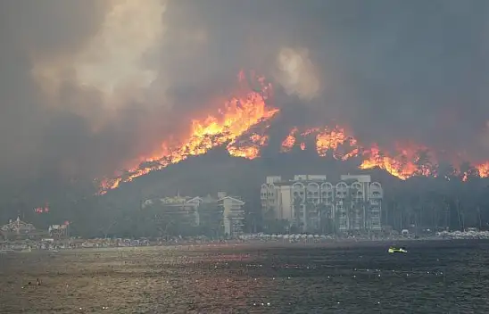 Marmaris Belediyesi yangına karşı seferber oldu