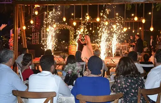 Mehmet Okar ile Pınar Kılınç rüya gibi bir düğünle dünya evine girdi