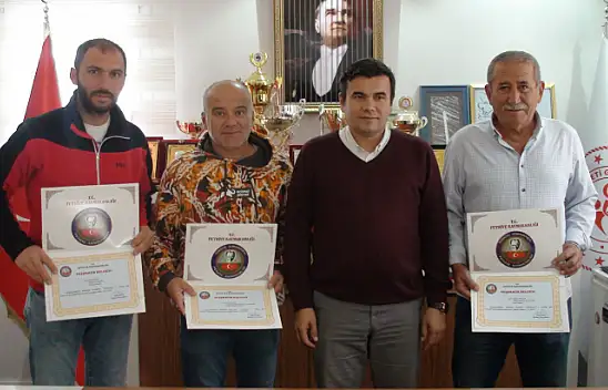 MÜDÜR YİĞİT'TEN TEŞEKKÜR BELGESİ TAKTİMİ