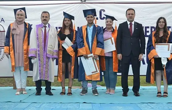 Öğrencilerin mezuniyet heyecanı