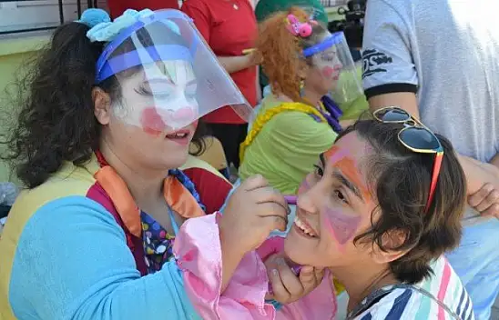 Özel öğrencilerin mezuniyet sevinci