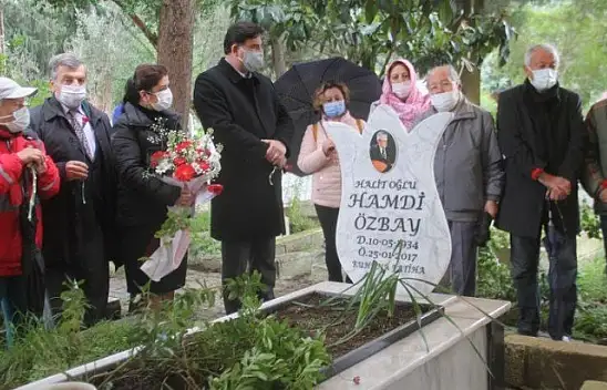 Sanatçı Hamdi Özbay mezarı başında anıldı