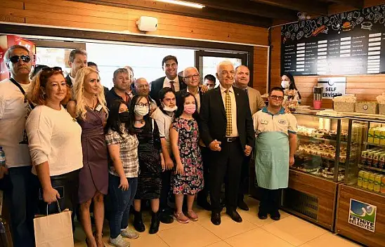 Sen de Gel Down Kafe hizmete açıldı