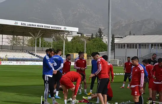 ŞİMŞEKLER İSTANBUL YOLCUSU