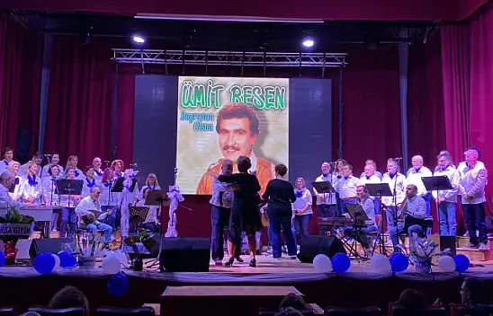 TÜRKAN SAYLAN'IN YAŞ GÜNÜ KUTLANDI