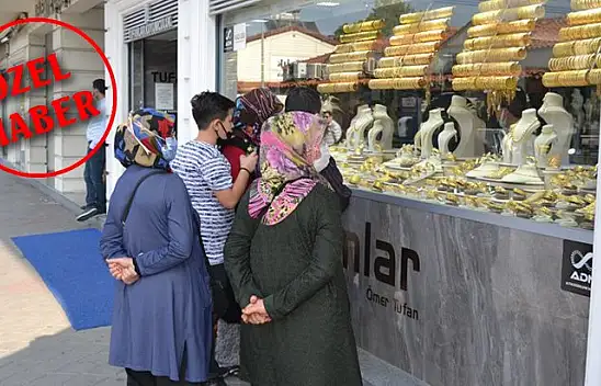 Vatandaş kuyumcuya koşuyor