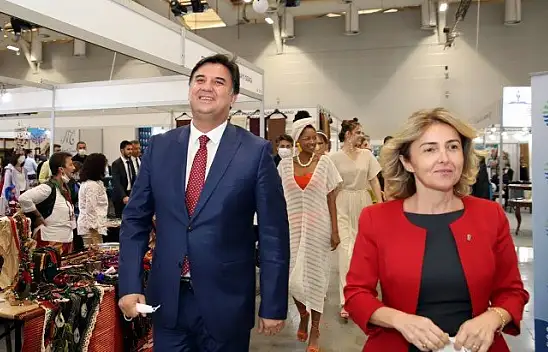 2. Craft İstanbul El Sanatları Fuarı'na Üzümlü Dastarı defilesi damga vurdu