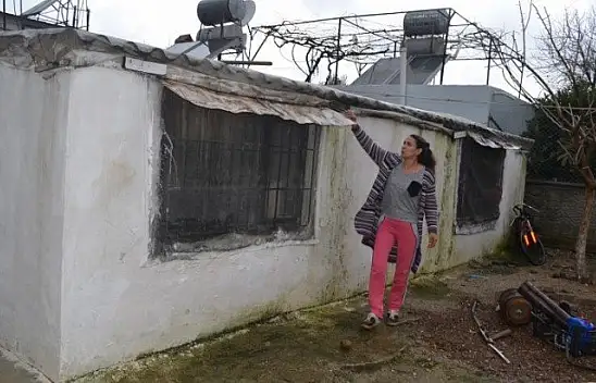 3 çocuğuyla bu evde yaşıyor