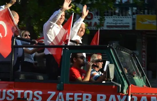 30 AĞUSTOS ZAFER KONVOYUNA COŞKULU KATILIM