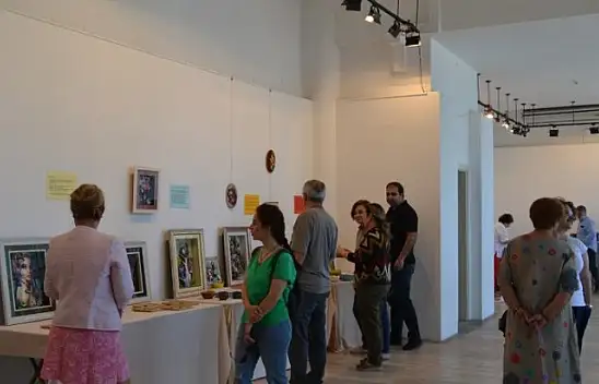 Anneler Günü'ne özel karma sergi