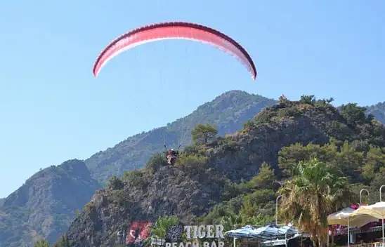 Babadağdan atlayan atlayana