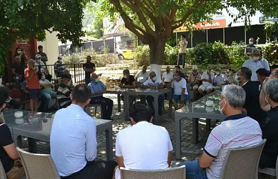 CHP'li Vekiller, Fethiye İlçe Binasında Partili İle Buluştu