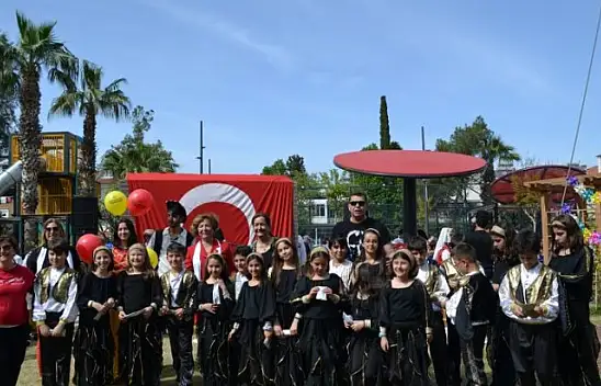 Çocuklar bayramlarını kutladı