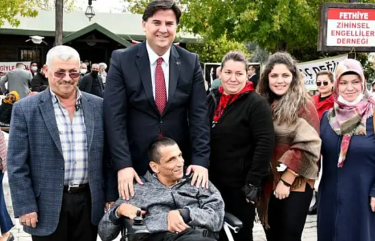 Engelli Çocukları Sevindirdiler
