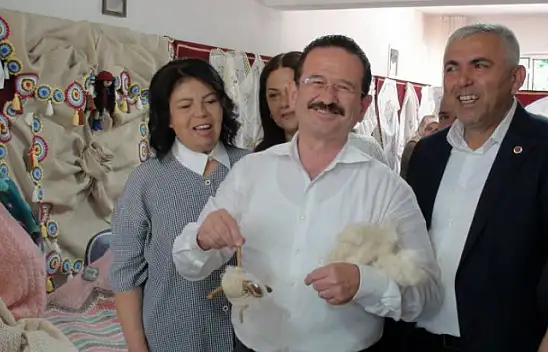 Esenköy el sanatları sergisi açıldı