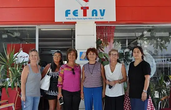 Gönüllüler öğrenciler için kolları sıvadı