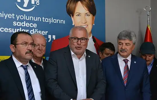 İYİ Parti'de yeni rozetler takıldı