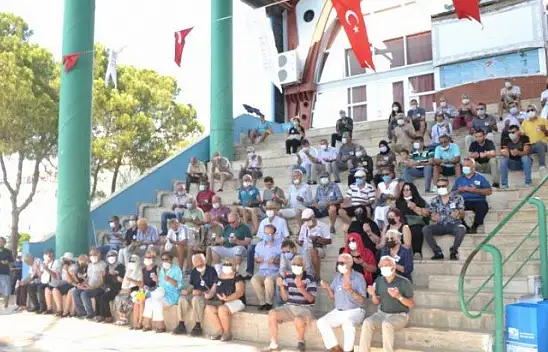 Koro Şefi, Eczacı Akan dualarla son yolculuğuna uğurladı