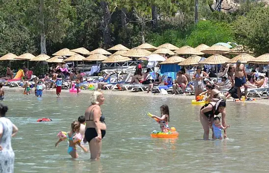 Kurban Bayramı Öncesi Ölüdeniz Tıklım Tıklım Doldu