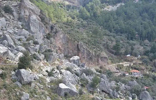 Muhtar Karaburun yetkililerden yardım istedi