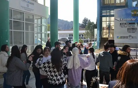 Öğrenciler yaşlıları unutmadı