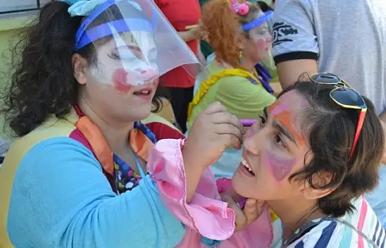 Özel öğrencilerin mezuniyet sevinci