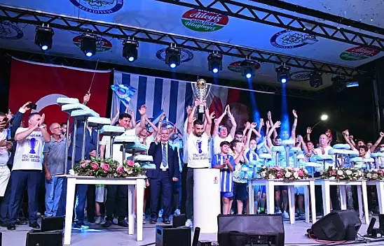 Şimşekler kupayı Beşkaza'da kaldırdı